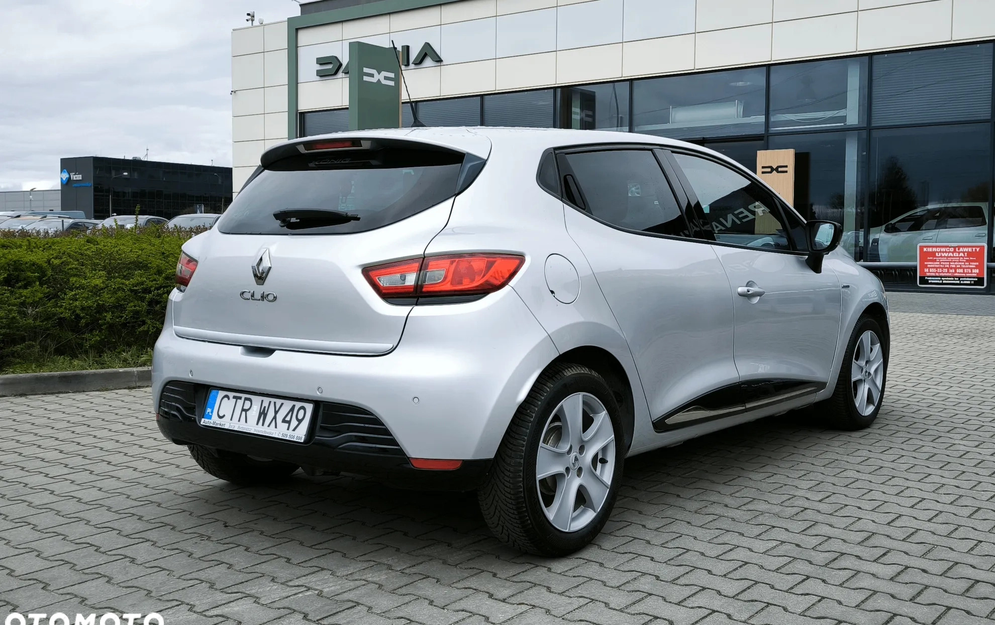 Renault Clio cena 36600 przebieg: 82214, rok produkcji 2016 z Baranów Sandomierski małe 277